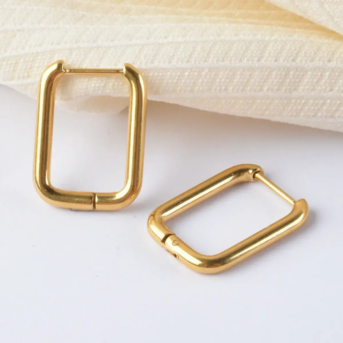Faye Gold U Hoops