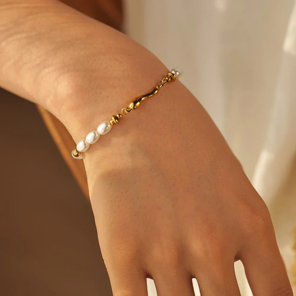 Marguerite Freshwater Pearl Bracelet