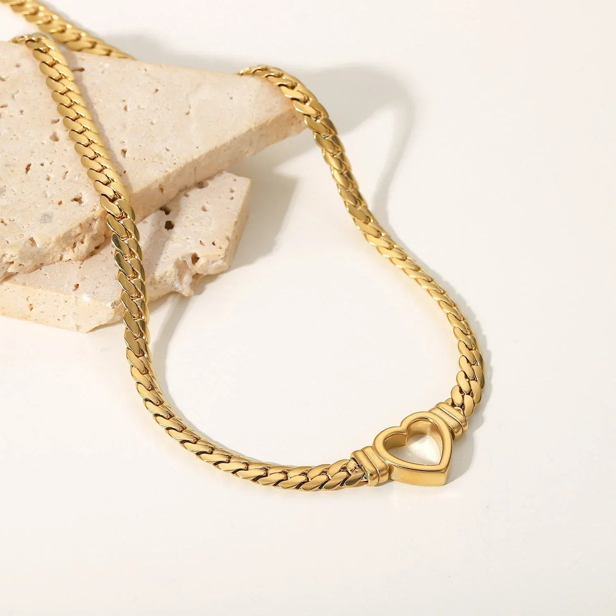 Lucasta Heart Choker