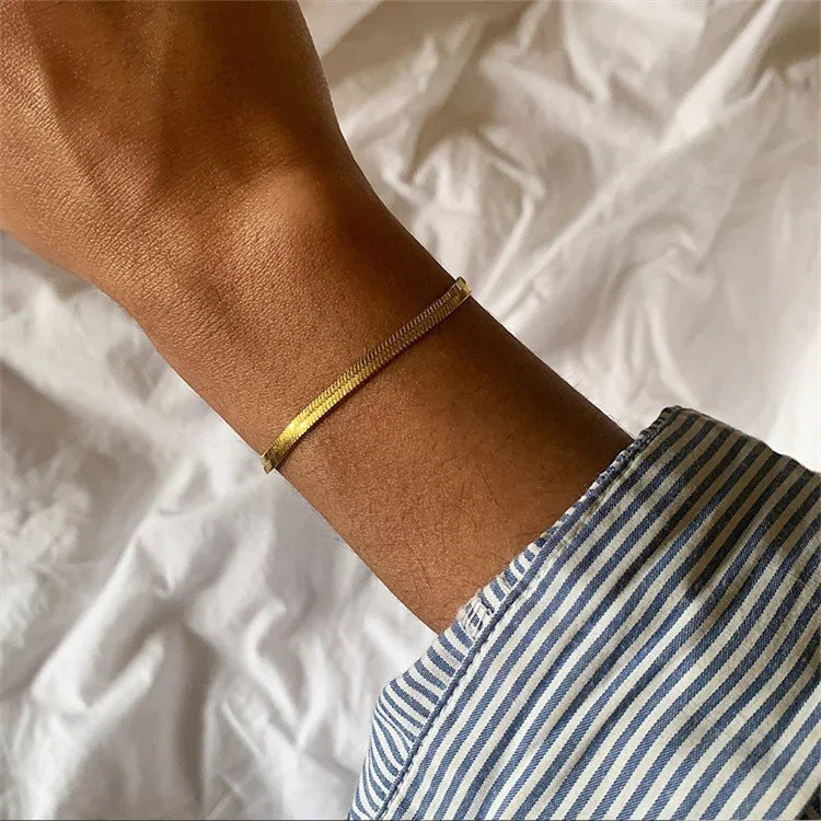 Vespertine Gold Herringbone Bracelet