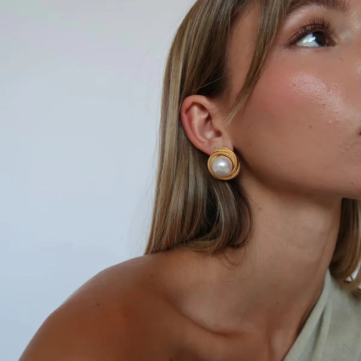 Sirena Freshwater Pearl Earrings