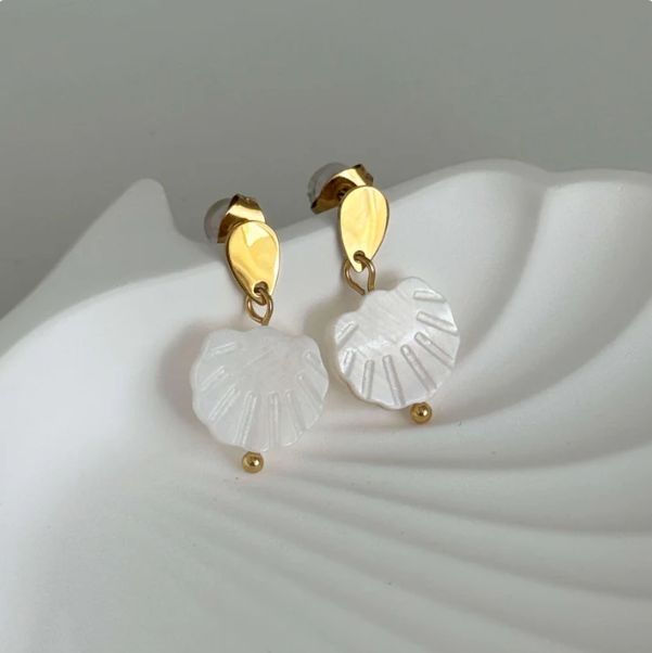 Lina Scallop Earrings