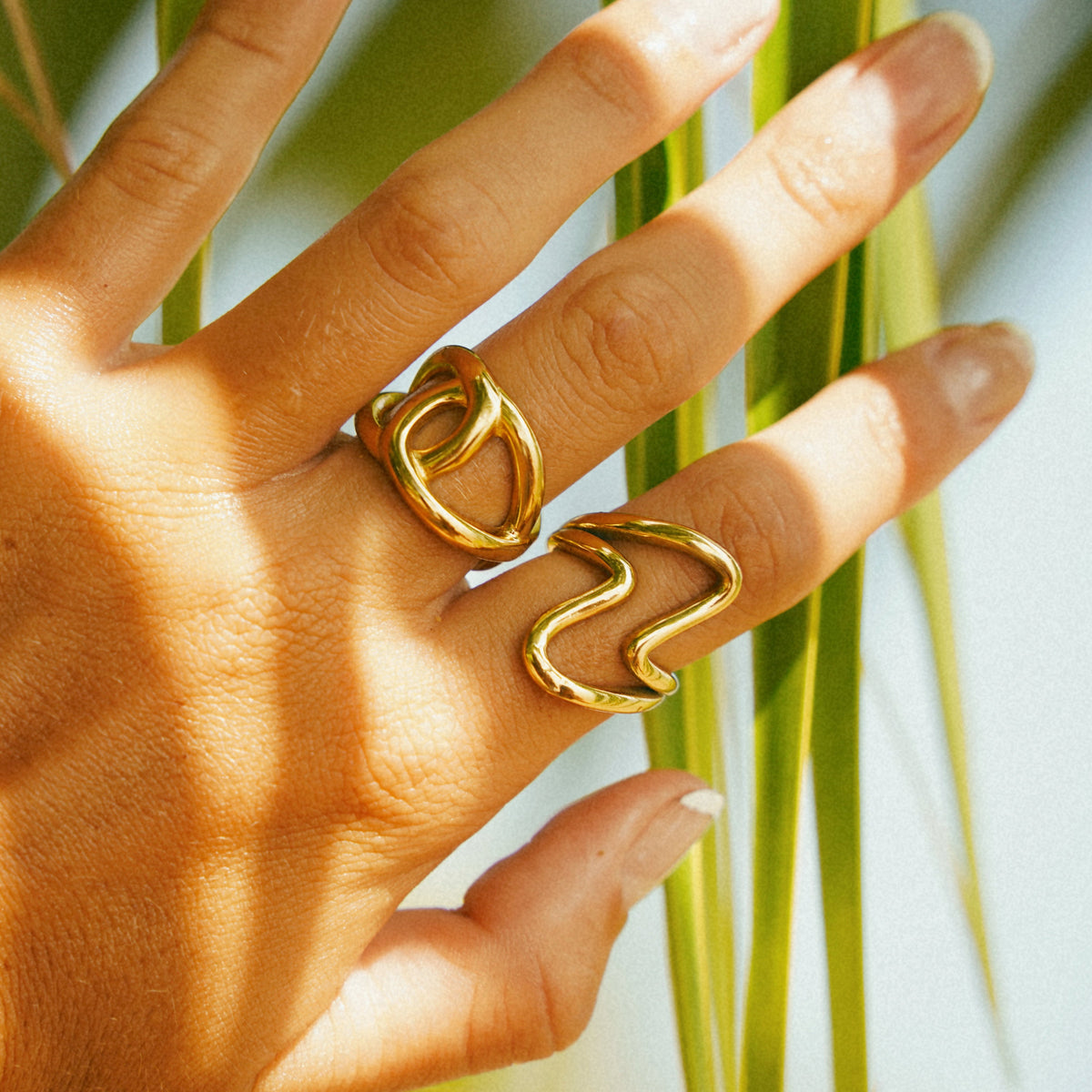 Linnea Wave Ring