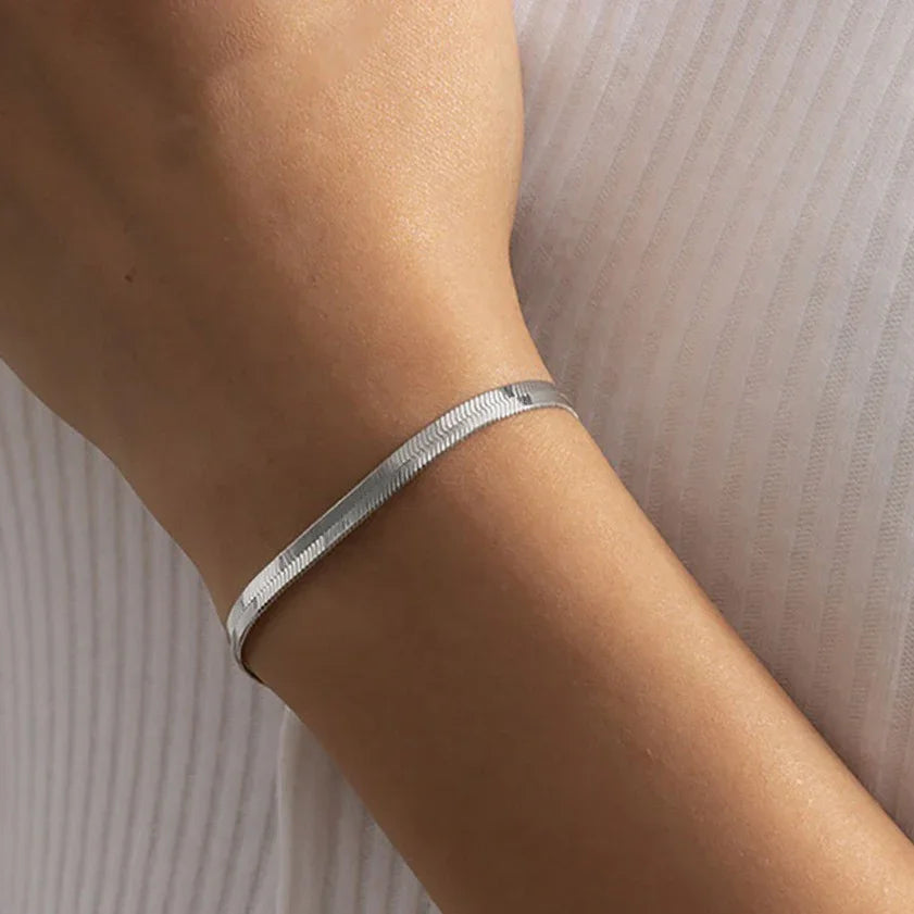 Vespertine Gold Herringbone Bracelet