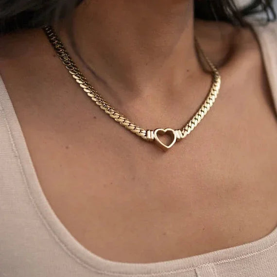 Lucasta Heart Choker