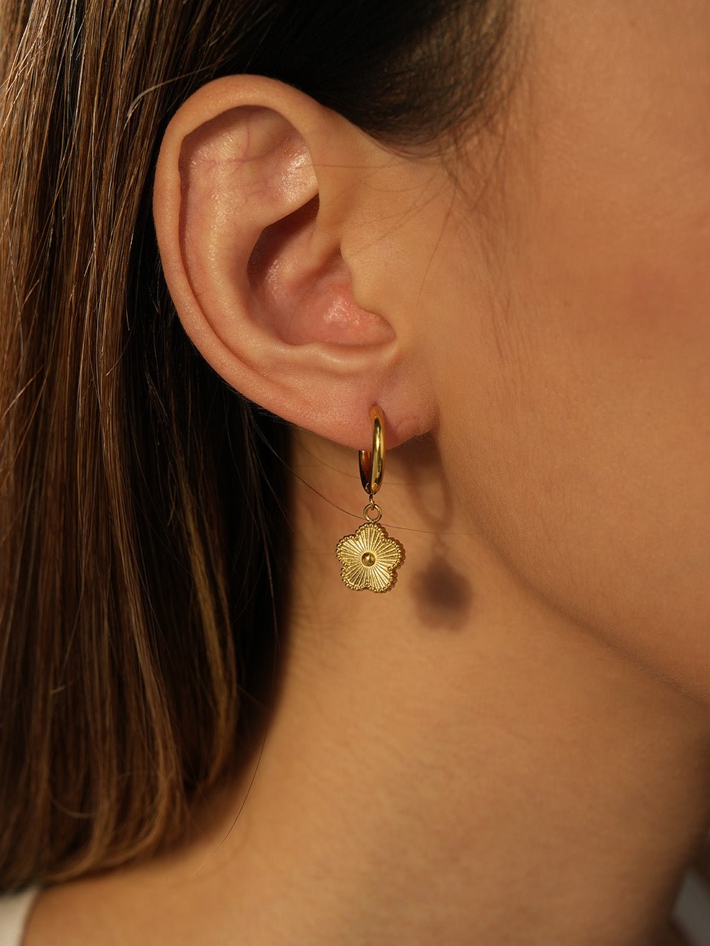 Lucky Flower Hoop Ohrringe Gold