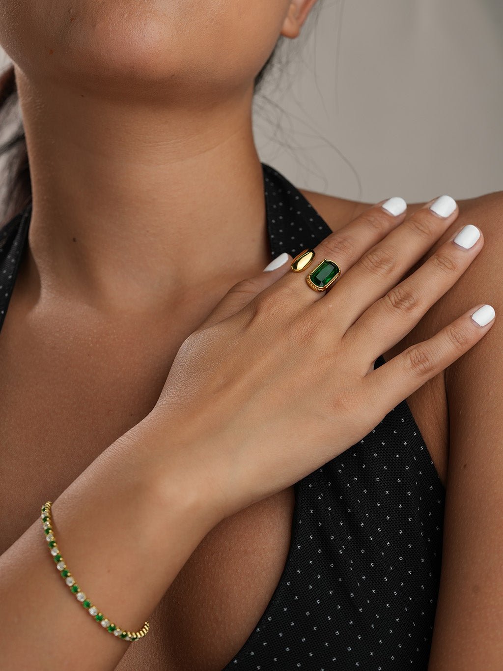 Emerald Glow Ring Gold