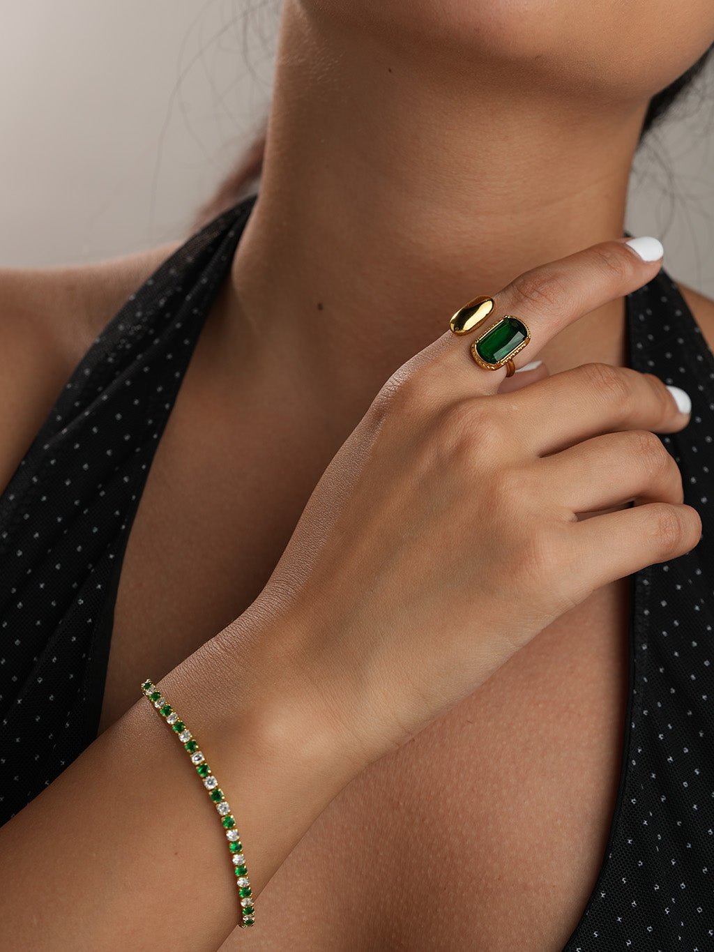 Emerald Glow Ring Gold