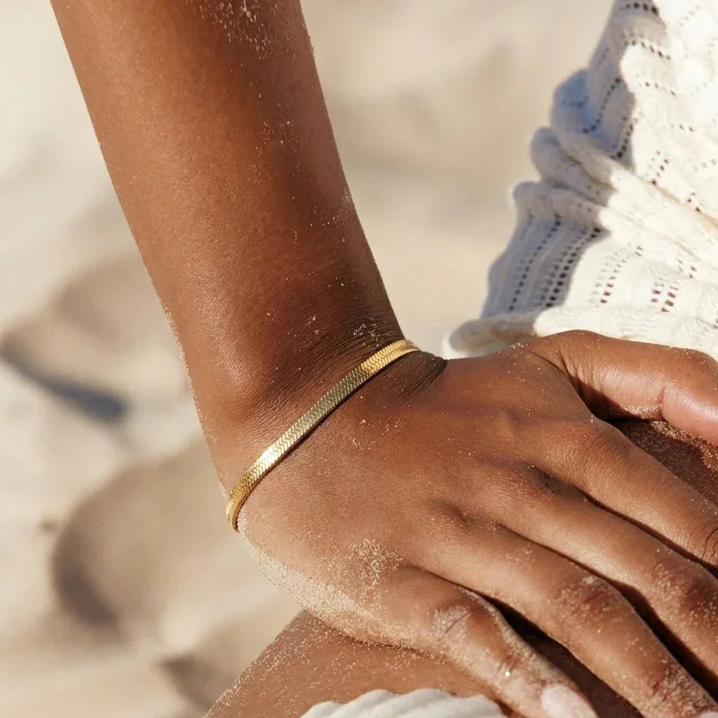 Vespertine Gold Herringbone Bracelet
