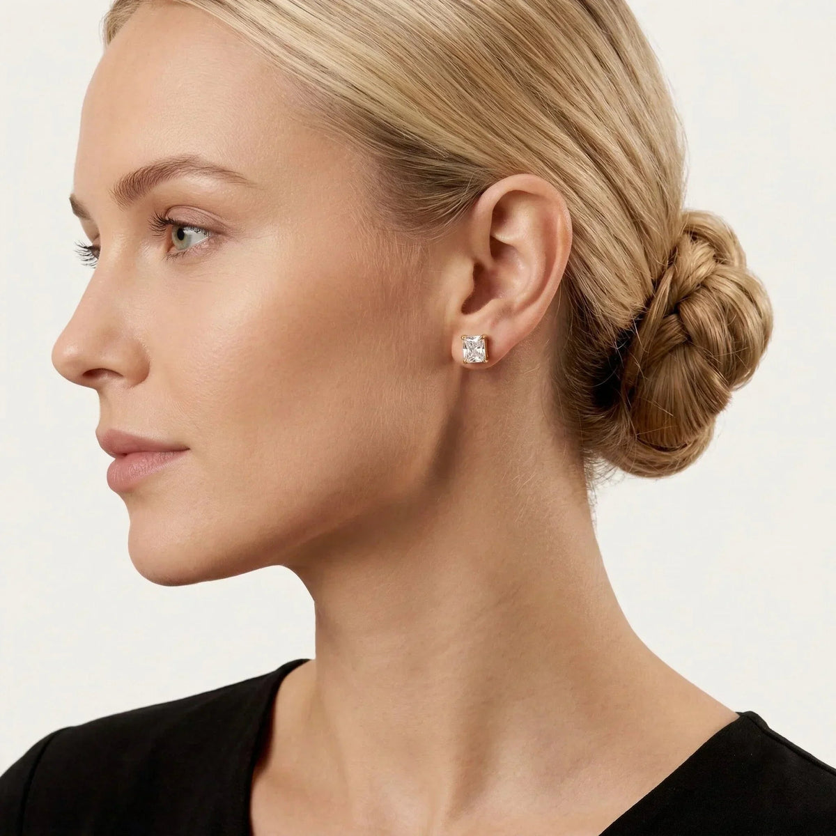 Wilhelmina Solitaire Earrings